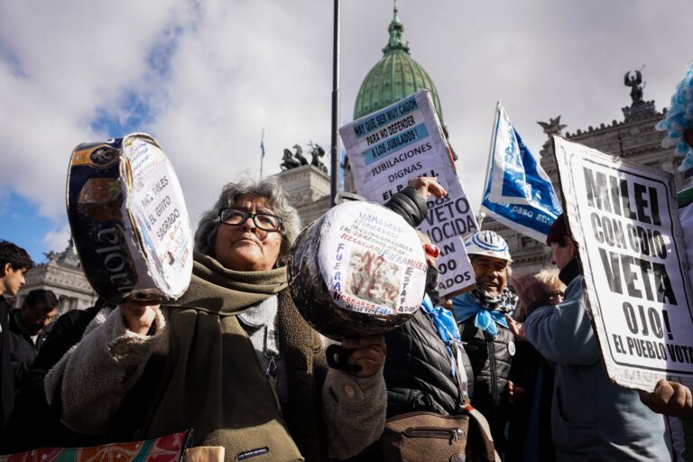 ATE anunció un paro y se sumará este miércoles a la marcha de jubilados en el Congreso