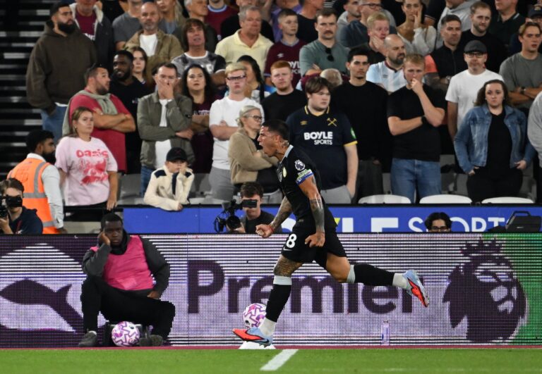 Centro atrás y toque sutil dentro del área: el gol de Enzo Fernández en el triunfo del Chelsea por 5-1 ante el West Ham