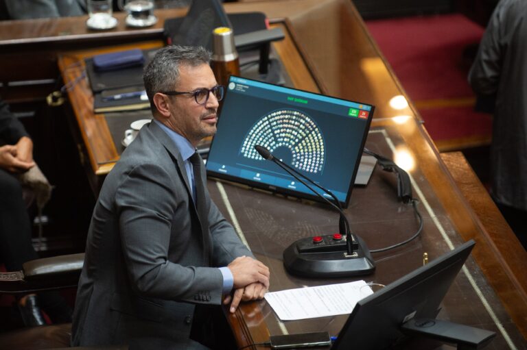 Con final abierto, el Gobierno enfrenta una mega sesión para sostener los vetos que podría impactar en la campaña