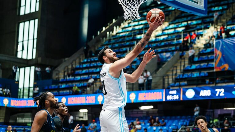 El agónico triunfo de Argentina ante Colombia a falta de 2.9 segundos para clasificar a los cuartos de la AmeriCup El agónico triunfo de Argentina ante Colombia a falta de 2.9 segundos para clasificar a los cuartos de la AmeriCup