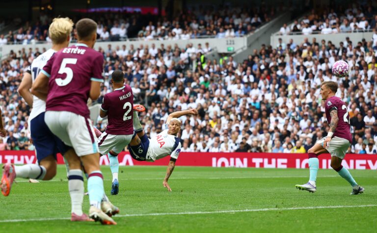 El golazo de Richarlison de chilena para el triunfo del Tottenham que recordó al mejor tanto del Mundial 2022