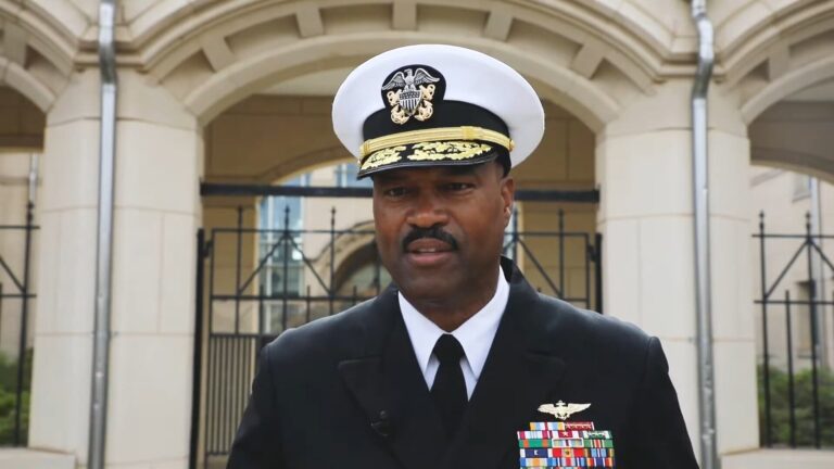El jefe de Comando Sur de los Estados Unidos volverá a visitar la Argentina El jefe de Comando Sur de los Estados Unidos volverá a visitar la Argentina