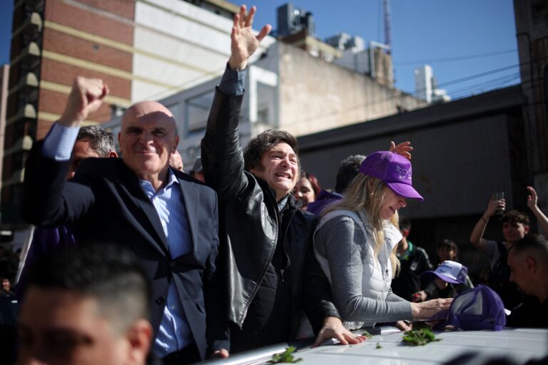El mensaje que compartió Javier Milei con el Gabinete tras los incidentes: “Nada de esto me intimida, me llena de ganas de salir a la cancha”
