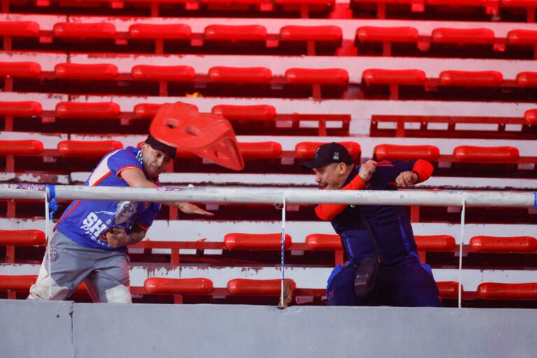 El ministro de Seguridad bonaerense dio detalles de las tres horas de violencia que se vivieron en Independiente-U de Chile El ministro de Seguridad bonaerense dio detalles de las tres horas de violencia que se vivieron en Independiente-U de Chile
