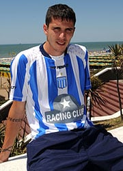 Es uruguayo y jugó en Peñarol y Racing: su análisis del choque copero, un recuerdo especial de Maradona y el momento de Cavani