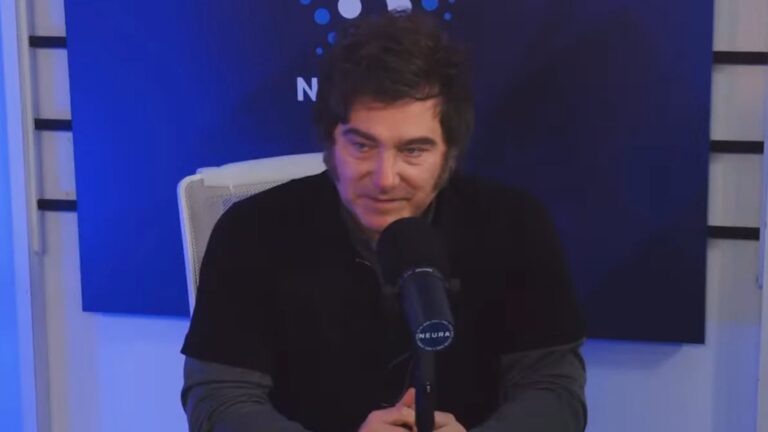 Javier Milei confirmó que hay un “Triángulo de Hierro político” y aseguró: “En 2027 voy a ser reelecto” Javier Milei confirmó que hay un “Triángulo de Hierro político” y aseguró: “En 2027 voy a ser reelecto”