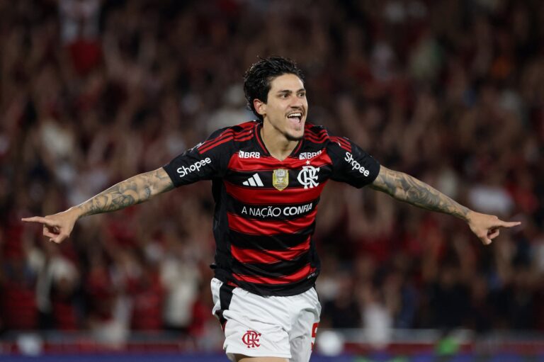 La definición “elástica” de Pedro para imitar un recordado tanto de Romario: Flamengo goleó 8-0 y quebró una racha de 40 años La definición “elástica” de Pedro para imitar un recordado tanto de Romario: Flamengo goleó 8-0 y quebró una racha de 40 años