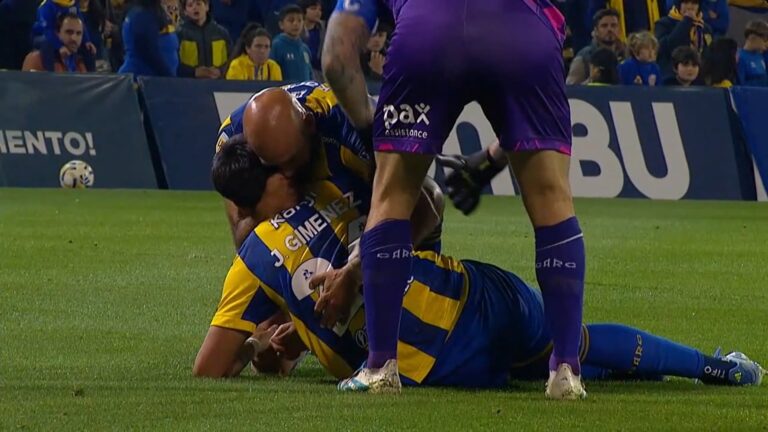 La paternal reacción de Carlos Quintana tras la dolorosa lesión que sacó de la cancha entre lágrimas a Juan Giménez en el duelo de Rosario Central
