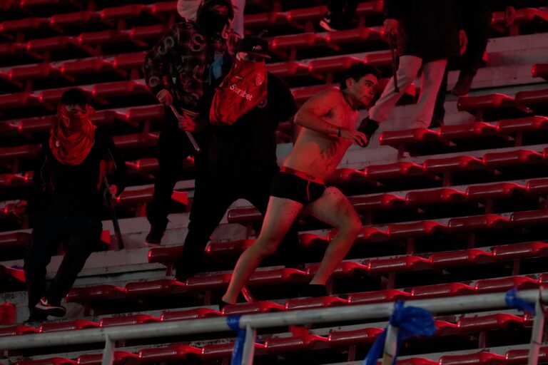Le prohibieron el ingreso a los estadios de todo el país a uno de los jefes de la barra brava de Independiente Le prohibieron el ingreso a los estadios de todo el país a uno de los jefes de la barra brava de Independiente