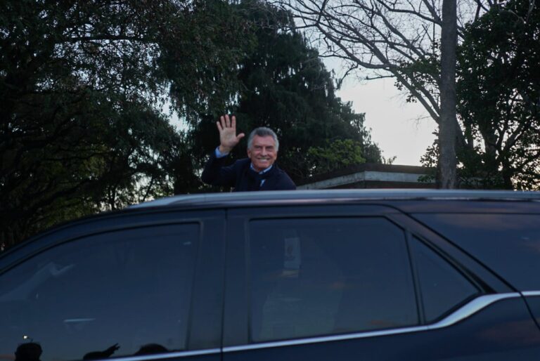 Mauricio Macri toma distancia de la campaña tras impulsar el acuerdo entre PRO y LLA: perfil bajo y agenda en el exterior
