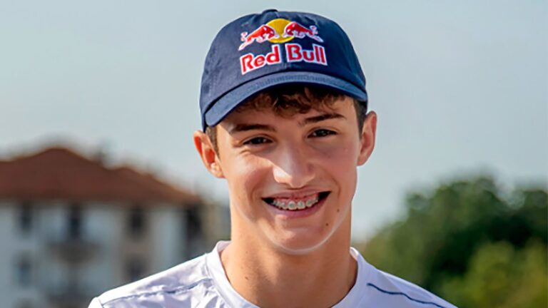 Otro argentino rumbo a la F1: quién es Mattia Colnaghi, el piloto de 17 años que firmó para la Academia Red Bull y correrá en Fórmula 3 Otro argentino rumbo a la F1: quién es Mattia Colnaghi, el piloto de 17 años que firmó para la Academia Red Bull y correrá en Fórmula 3
