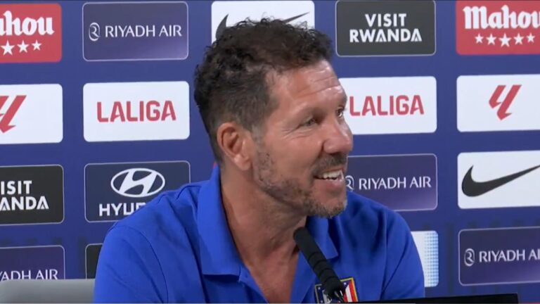 Simeone a una periodista: “Te felicito. Atravesando el mejor momento de una mujer, cuando está embarazada” Simeone a una periodista: “Te felicito. Atravesando el mejor momento de una mujer, cuando está embarazada”