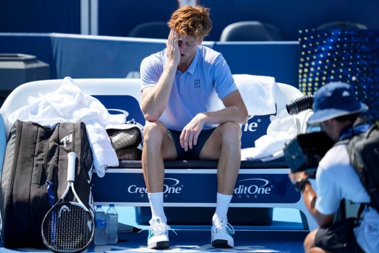 Sinner se retiró de la final de Cincinnati cuando perdía 5-0: la desazón del italiano y el gran gesto de Alcaraz