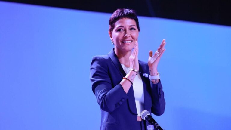 Tras un pedido de Mayra Mendoza, la Justicia rechazó que las boletas de Fuerza Patria puedan tener más de dos fotos Tras un pedido de Mayra Mendoza, la Justicia rechazó que las boletas de Fuerza Patria puedan tener más de dos fotos