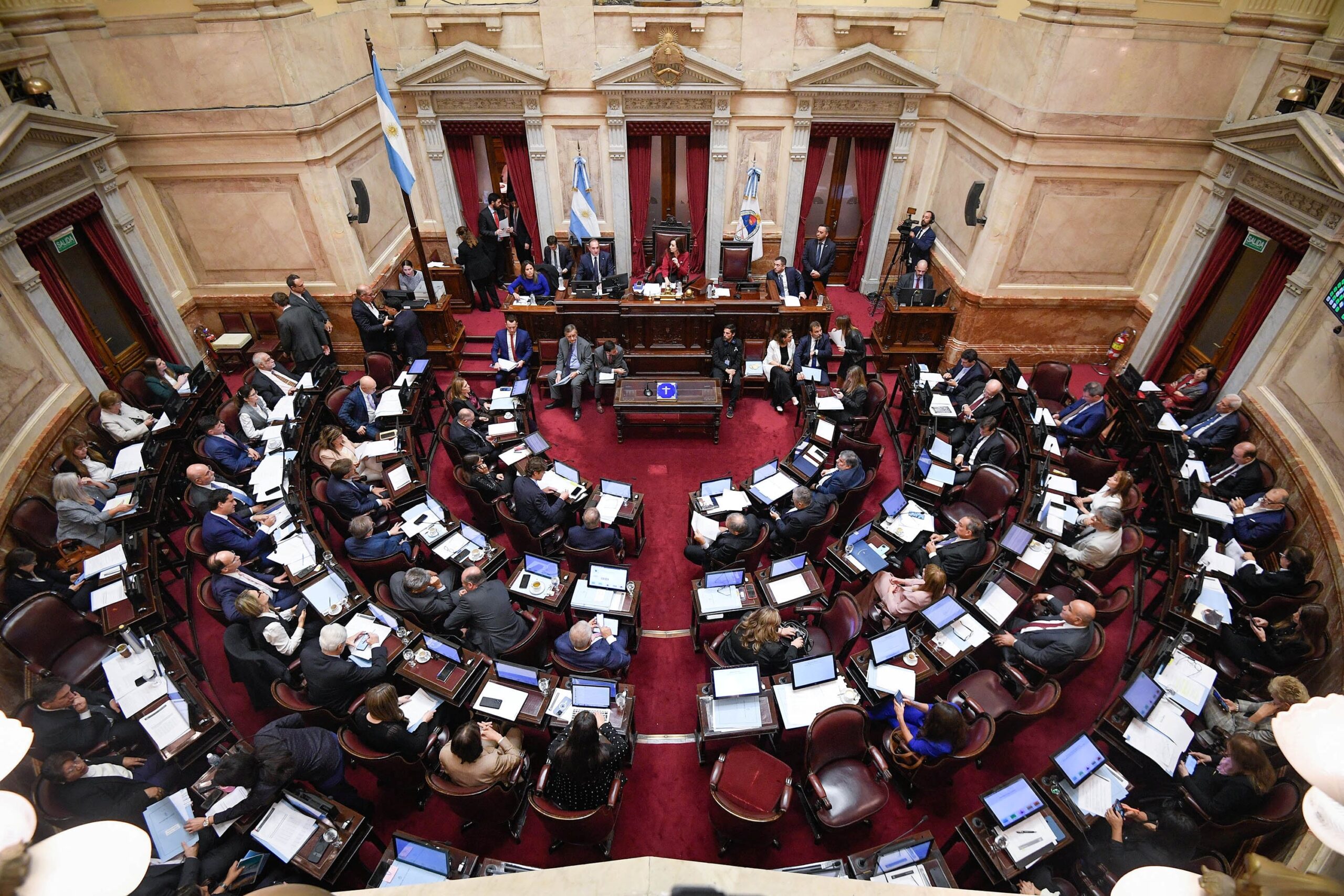 El próximo Senado: una batalla por 24 bancas y un futuro que el oficialismo ya prevé hasta 2027
