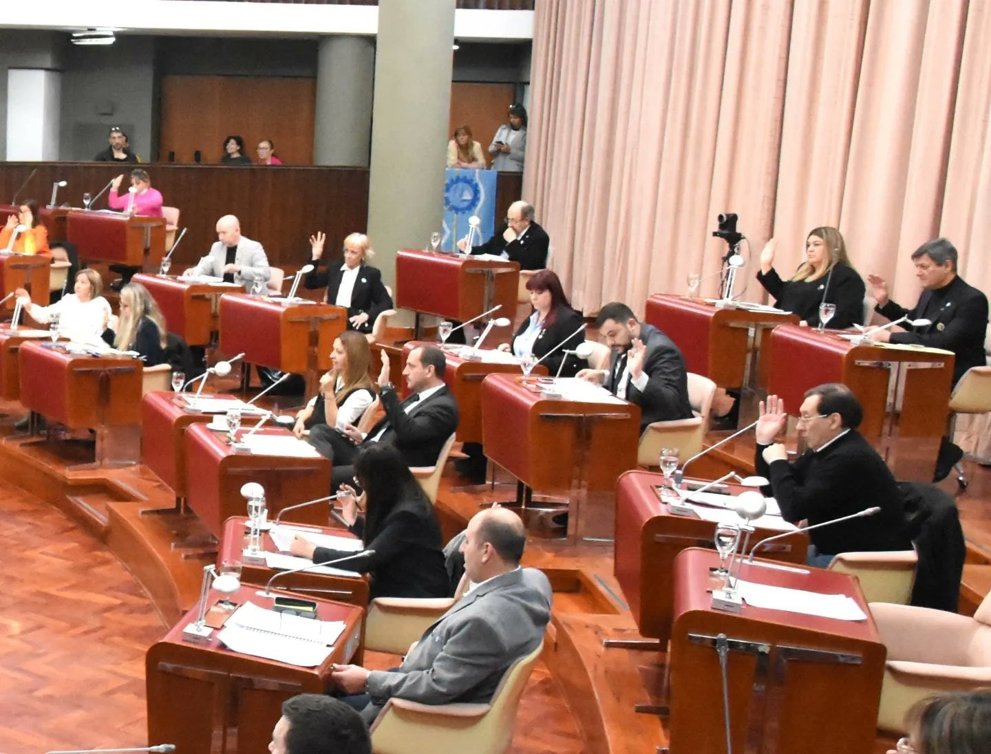 El Gobierno de Chubut promulgó la enmienda que elimina los fueros de políticos, sindicalistas y jueces