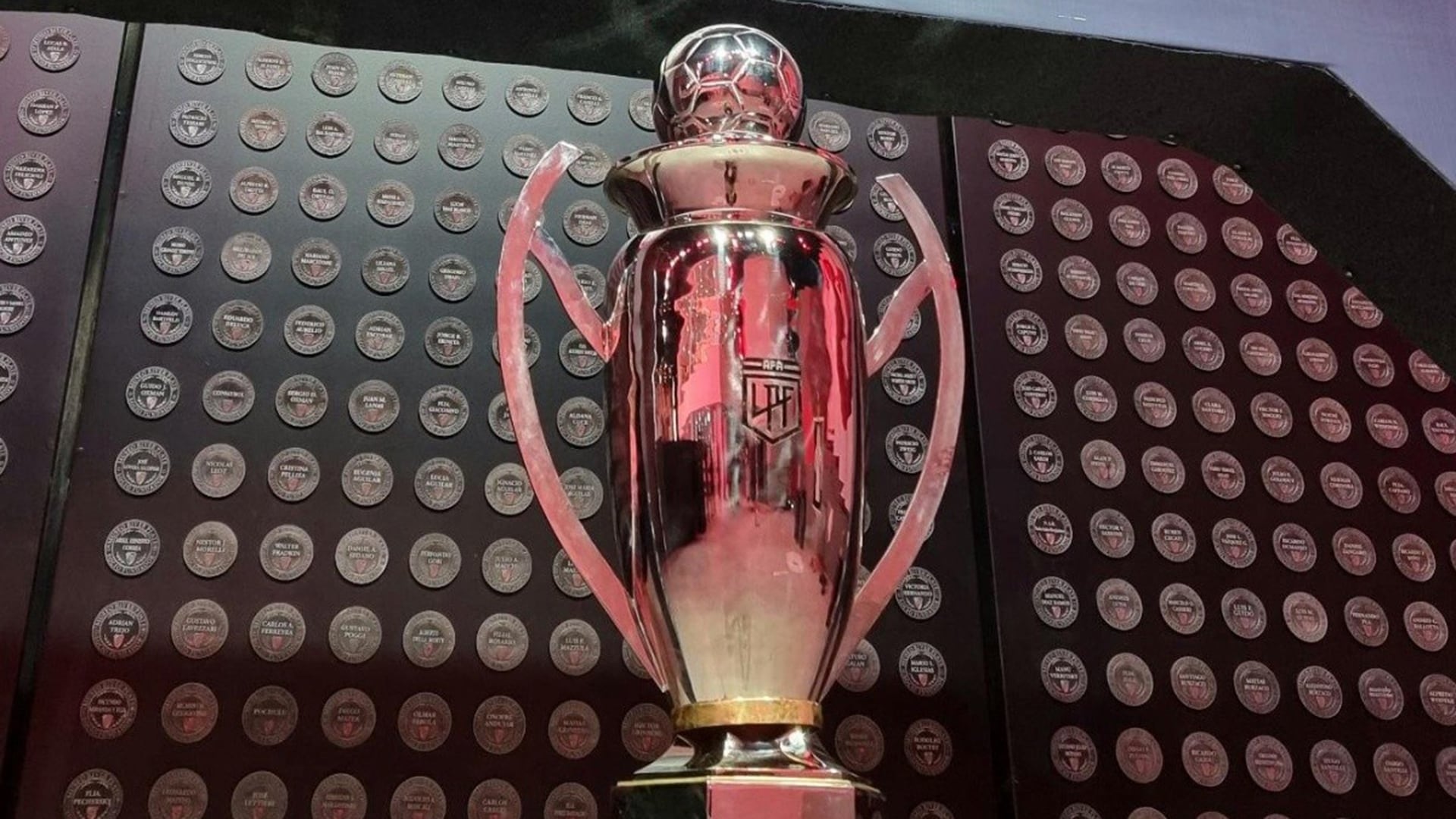 La Liga Profesional confirmó los árbitros para la apasionante definición del Torneo Clausura: el cronograma completo