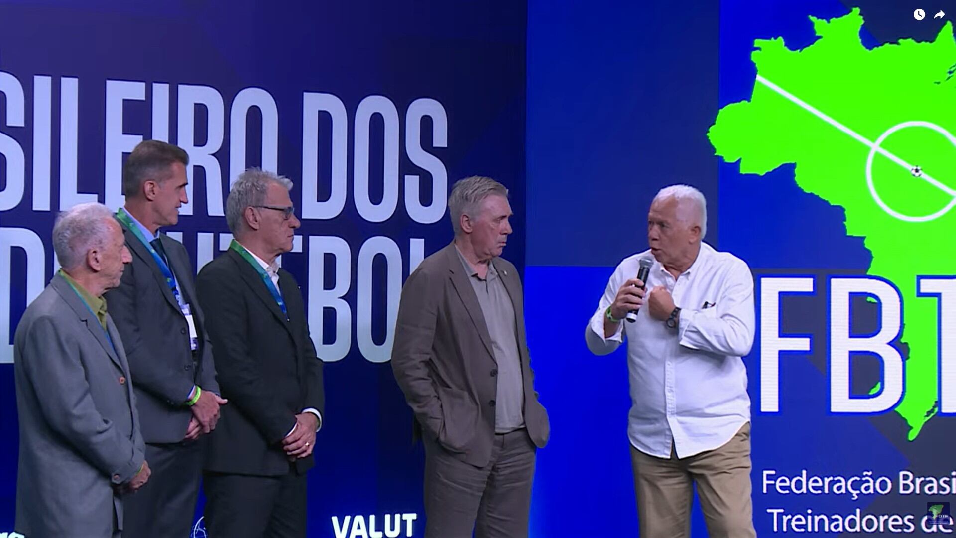 “Lo avergonzaron”: el incómodo momento que vivió Ancelotti por una feroz crítica de una leyenda de Brasil