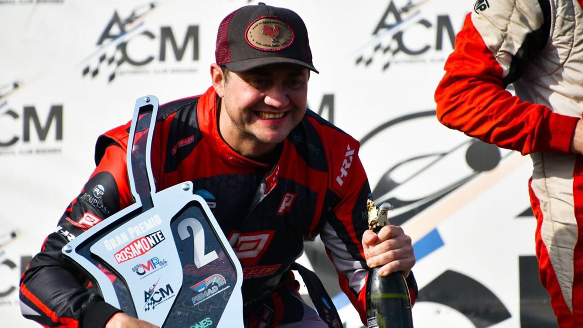 Se le rompió la dirección en plena carrera y manejó más de 10 vueltas con el volante en el aire: “Fue la locura más grande de mi vida”